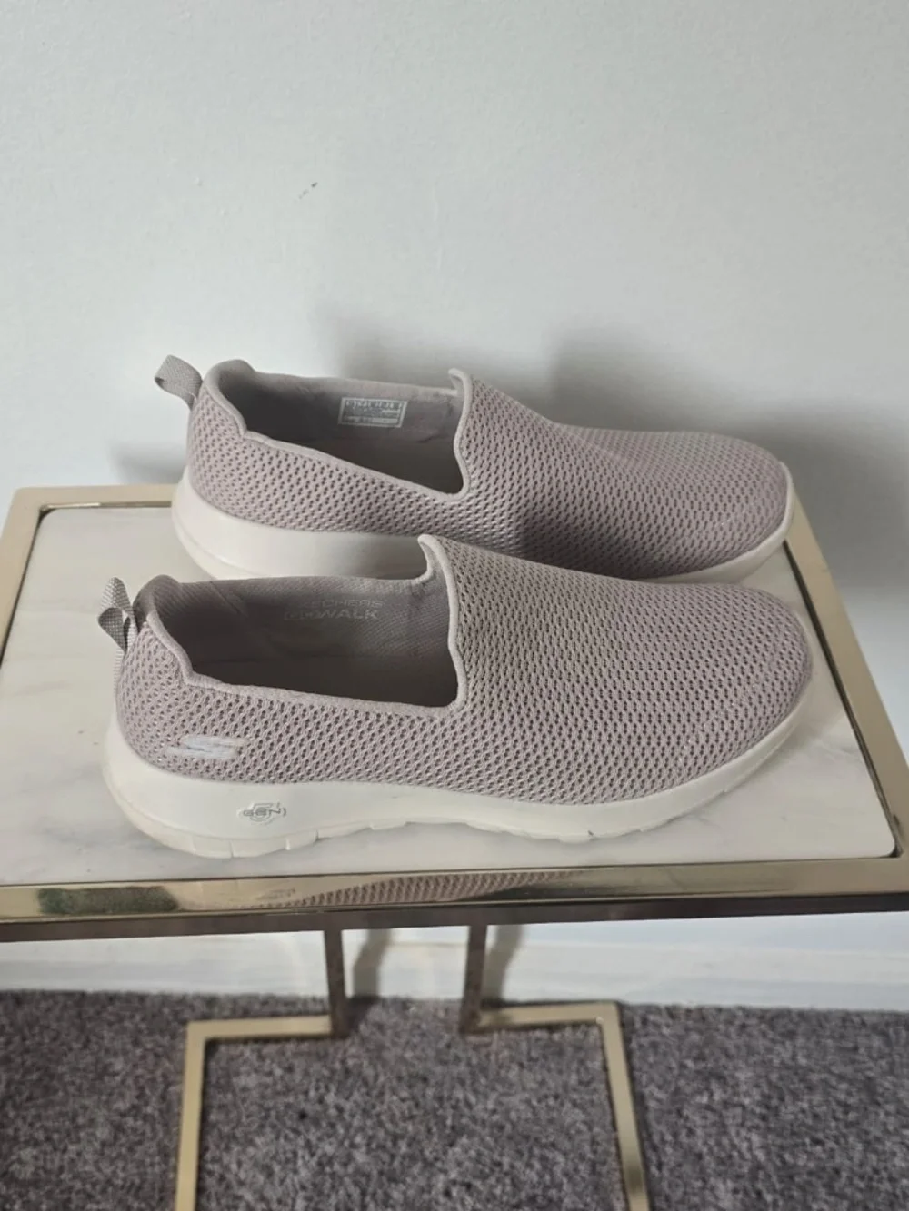 Skechers Women Go Walk Joy Sneaker Gray Netting Size 10. Preloved Good Condition